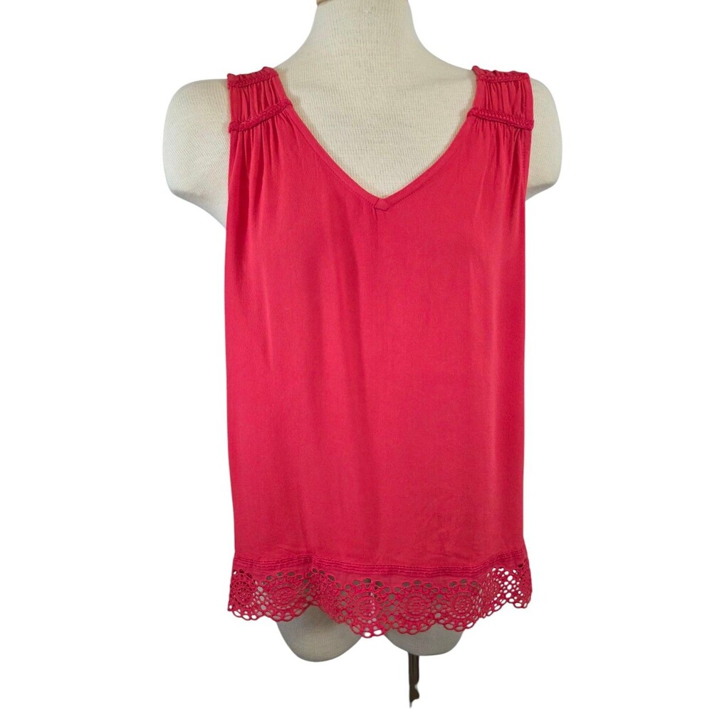 Maurices Top Womans Medium Red Orange V-neck Lace Trim NWT Beachy